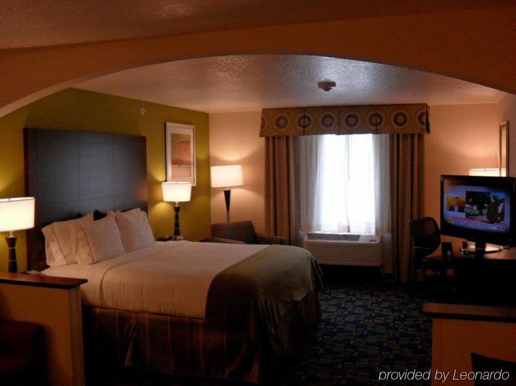 Holiday Inn Express And Suites Urbandale Des Moines, An Ihg Hotel Habitación foto